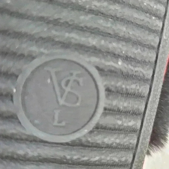 Victoria Secret Red/Black Plaid Christmas Slippers - Picture 4 of 8